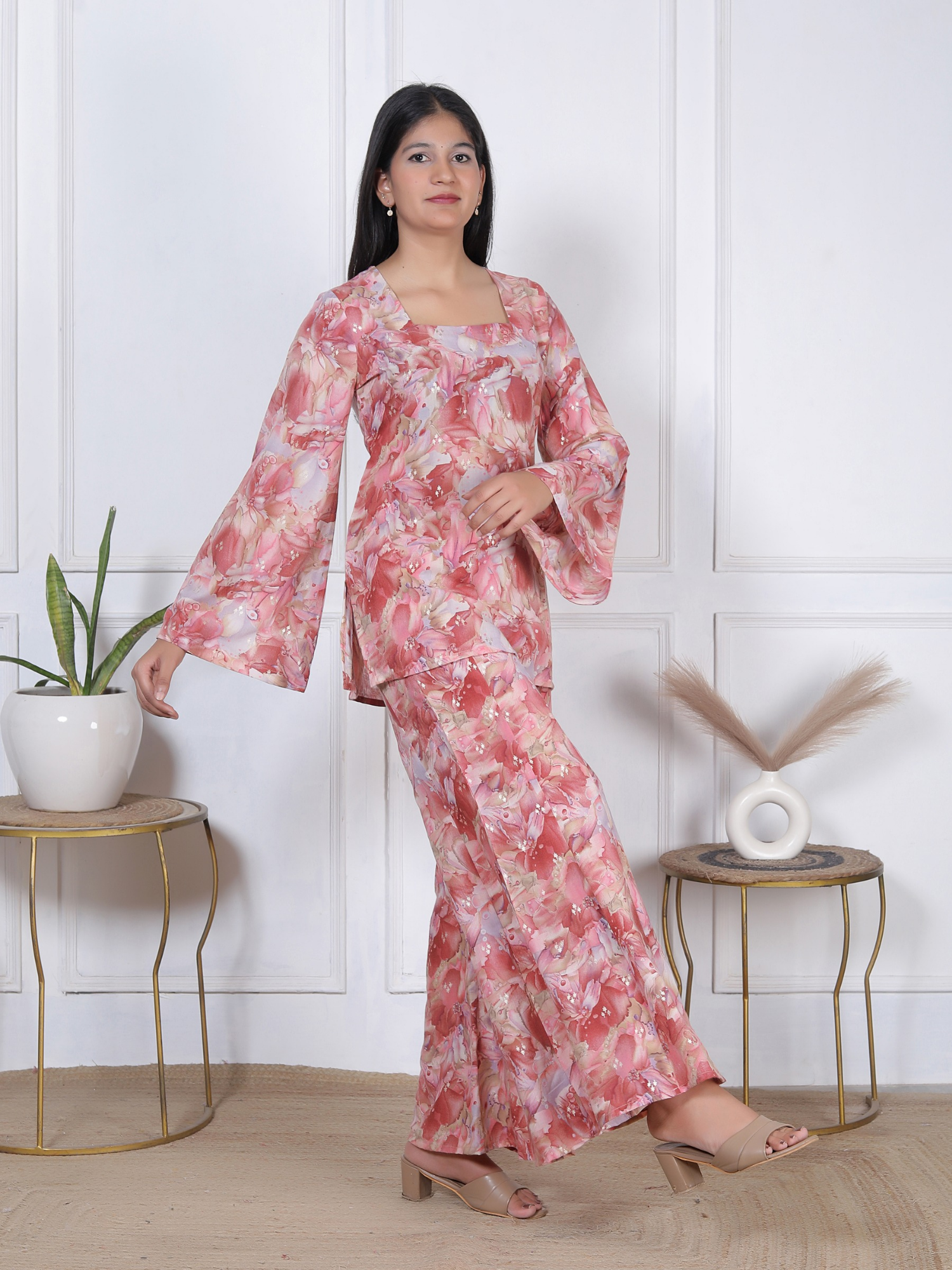 🌸Gulnaar square neck bell sleeves  Co-ord set🌸