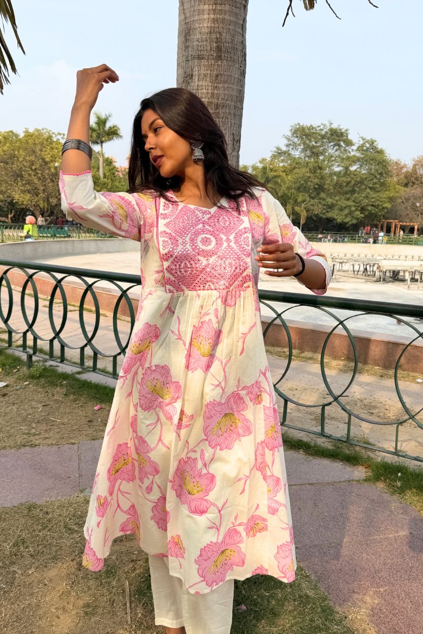 neck and print detail of basanti pink kurti