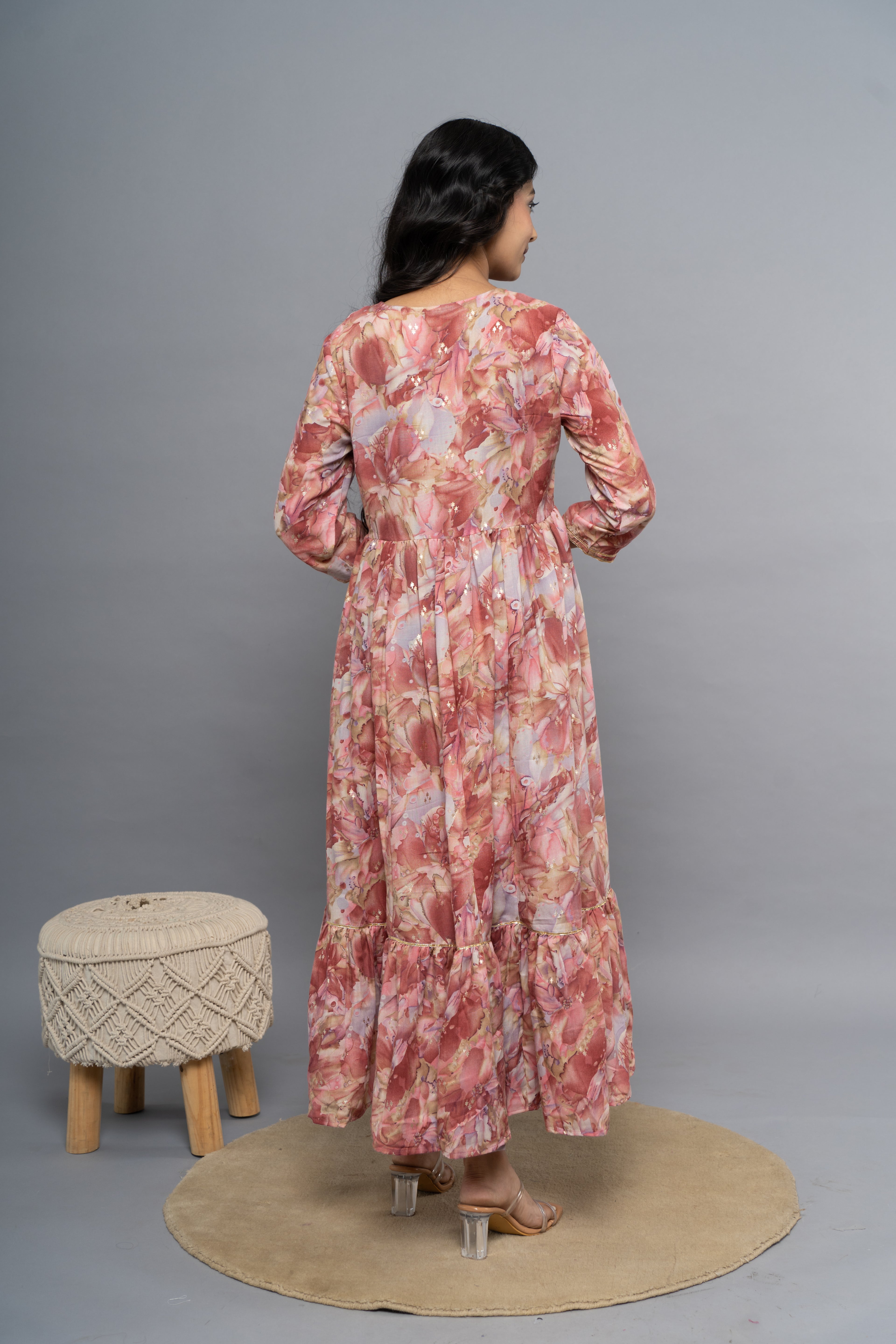 Back view of women’s pink embroidered printed kurta by Poshida