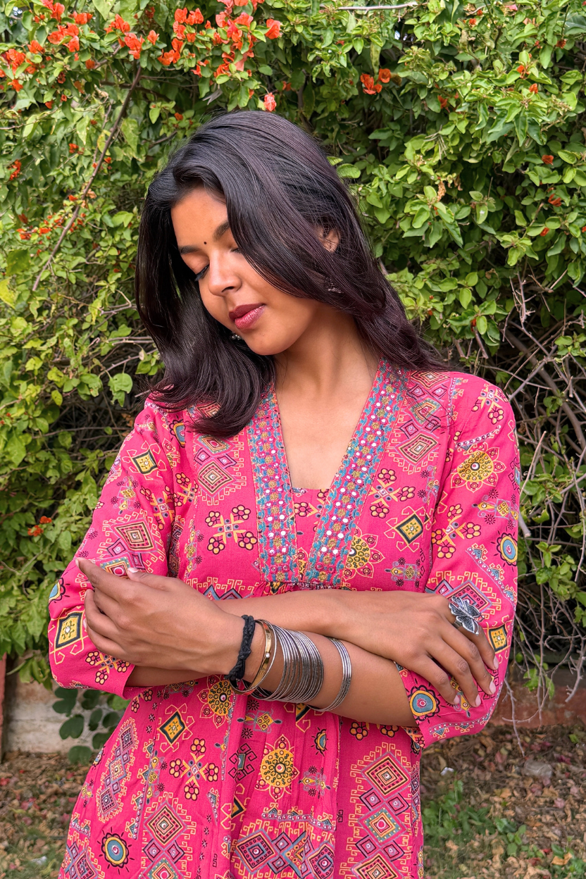 Sleeves detail of Aparajita pink stylish co-ord set